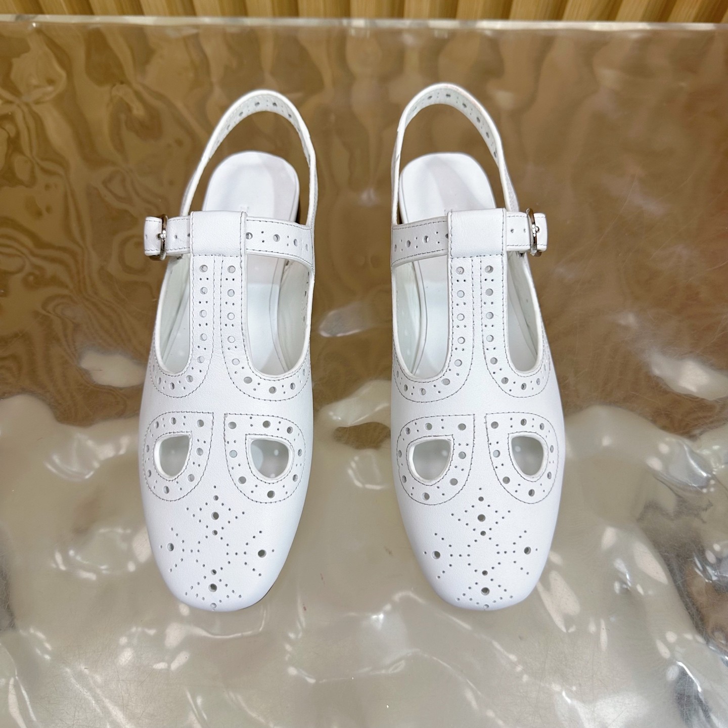 【靴下と合わせてもフェミニン♪2色】エルメス Kim パンプス 靴下と合わせてもフェミニン♪2色】エルメス Kim パンプス 靴下