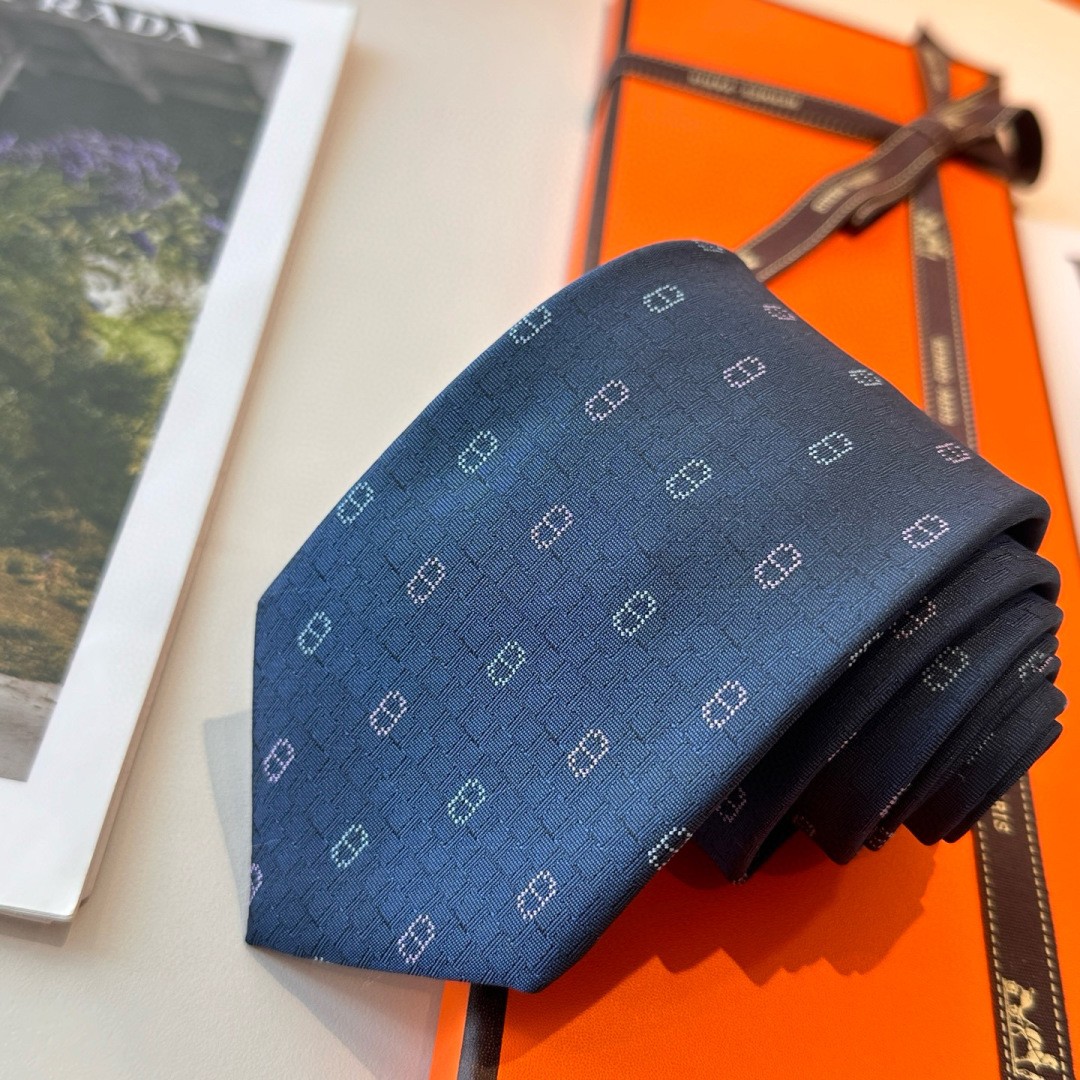 HERMES エルメス 未使用品 現行 ネクタイ マイヨン・ディヴェール H柄 HERMES エルメス 未使用品 現行 ネクタイ マイヨン・ディ