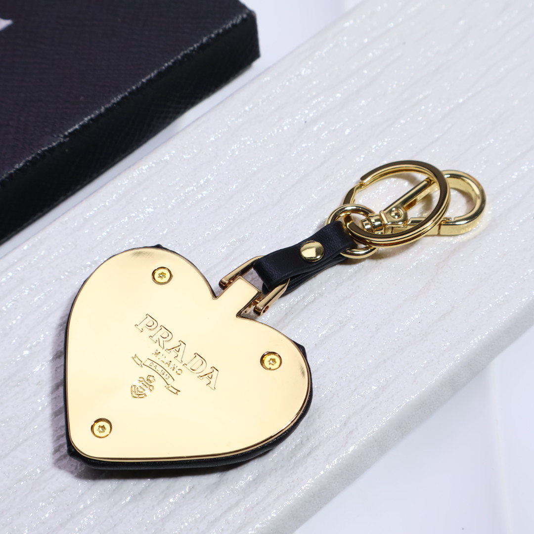 【✨美品✨】プラダ ミニジップウォレット キーリング付き 三角ロゴ ライトブルー ✨美品✨】プラダ ミニジップウォレット キーリング付き 三角