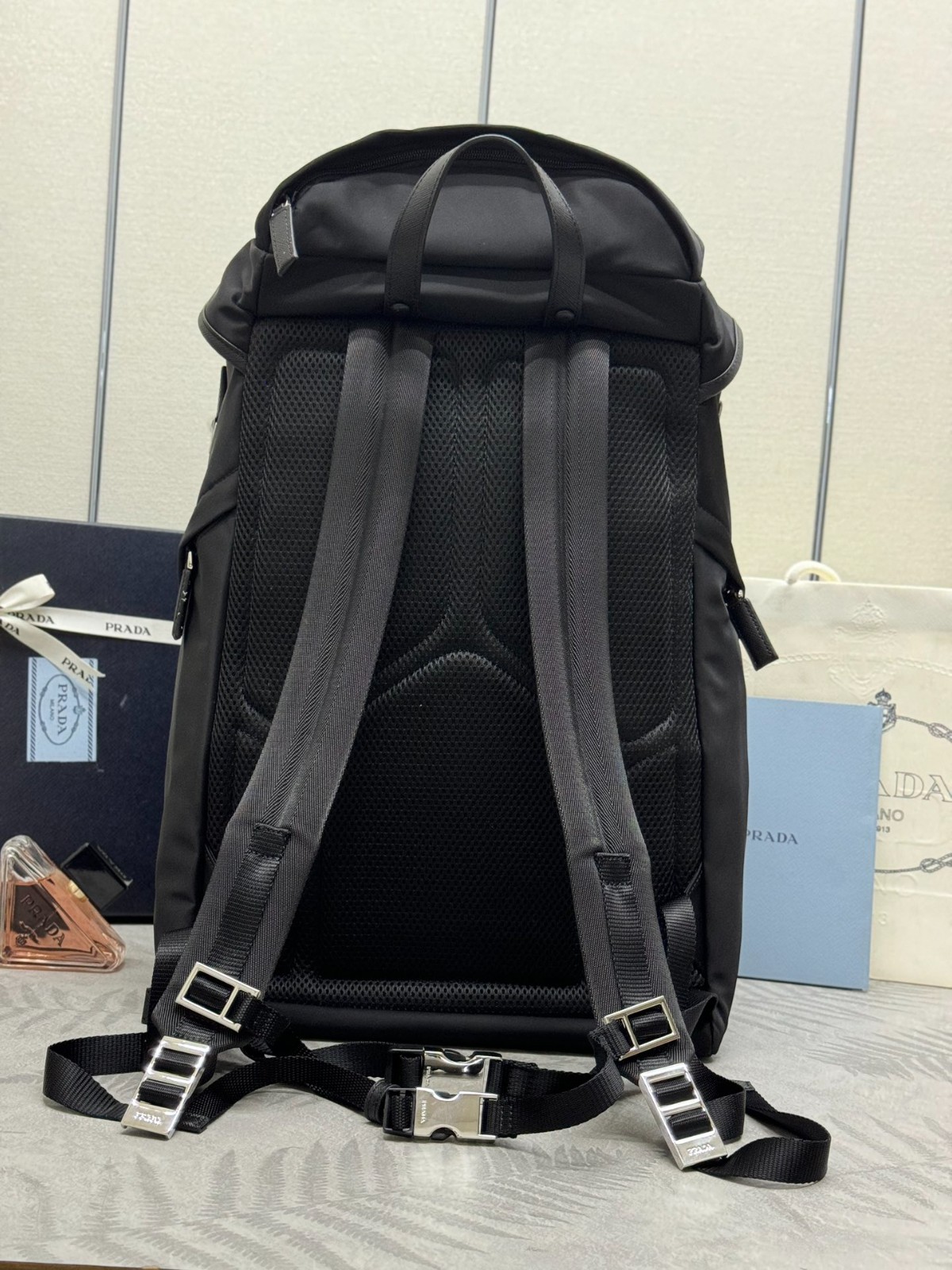 プラダ バッグ スーパーコピー 2VZ019 大容量 バックパック リュックサック