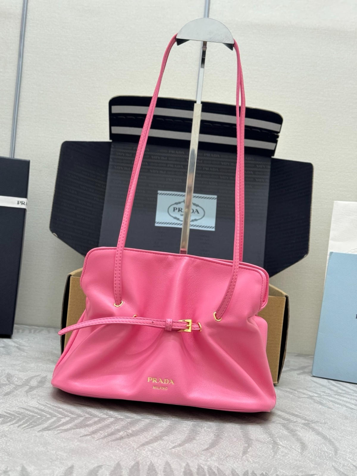 プラダ ダダ スモール ナッパレザー バッグ スーパーコピー 1BG586 ピンク