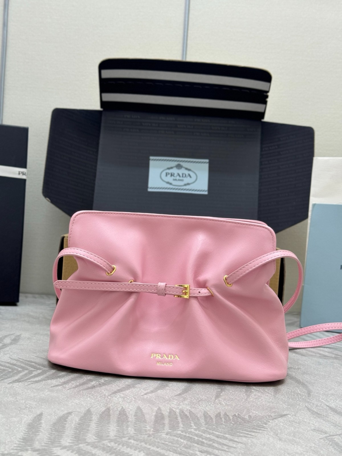 プラダ ダダ スモール ナッパレザー バッグ スーパーコピー 1BG586