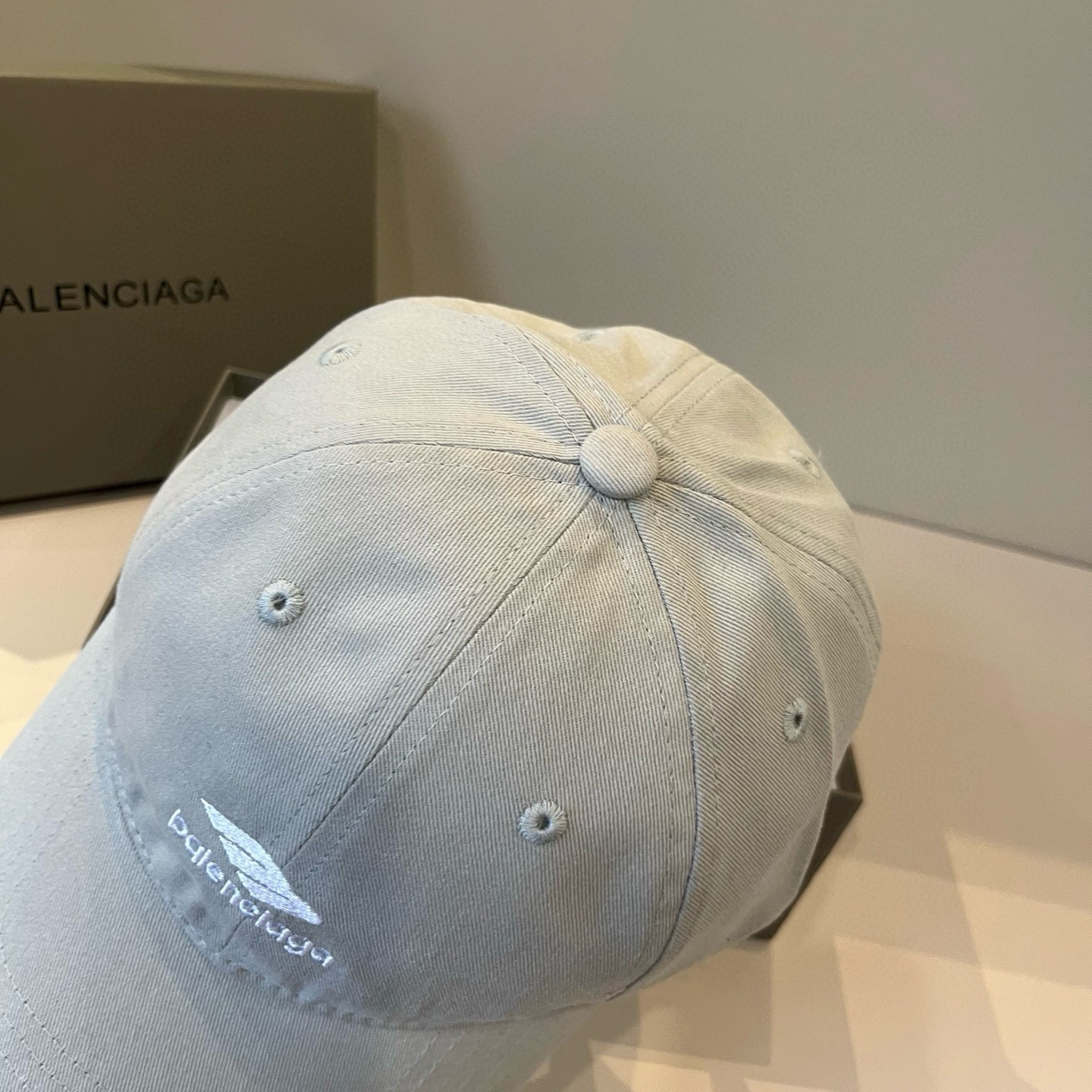人気 バレンシアガ ベースボールキャップ ユニセックス ブラック ロゴ 刺繍 楽天市場】バレンシアガ BALENCIAGA キャップ ツバロゴ ブラック