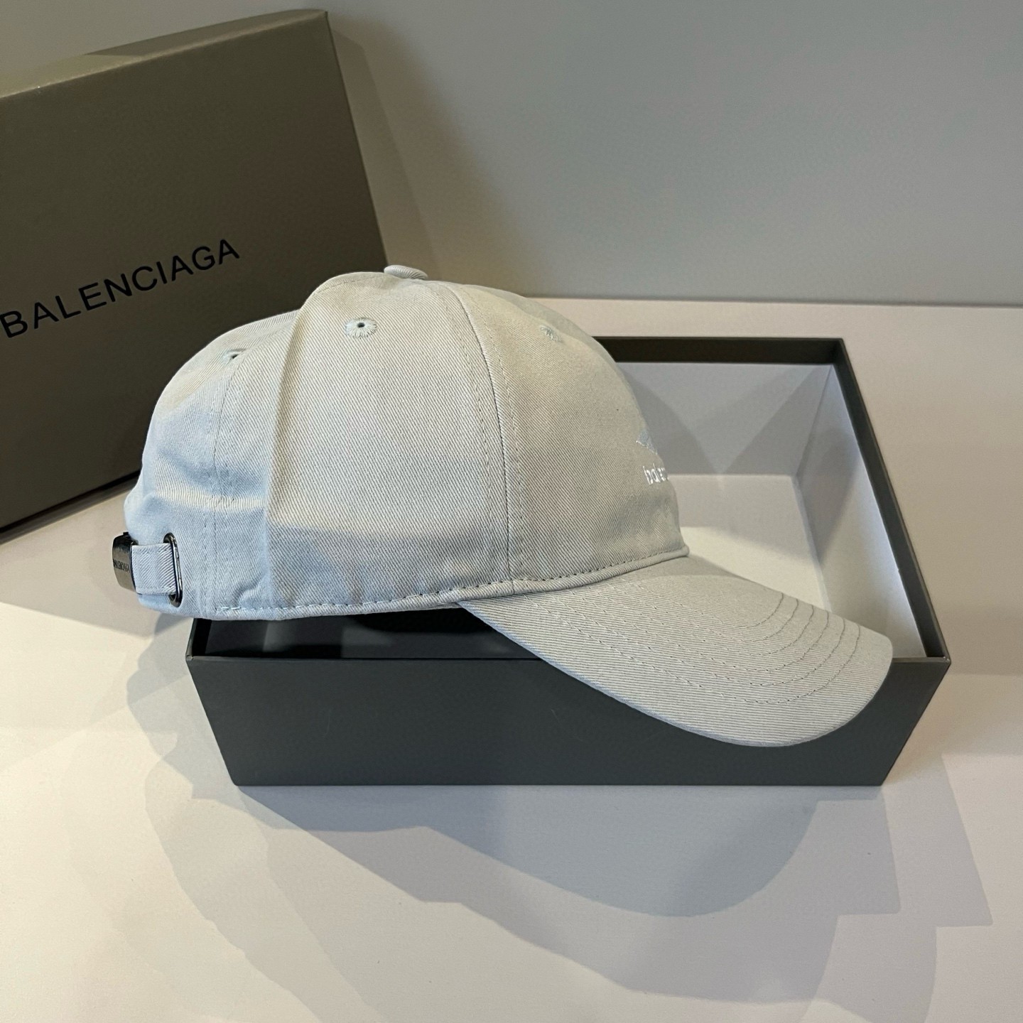 極美品 バレンシアガ ベースボールキャップ ダメージ加工 ブラック 楽天市場】バレンシアガ ベースボール キャップの通販