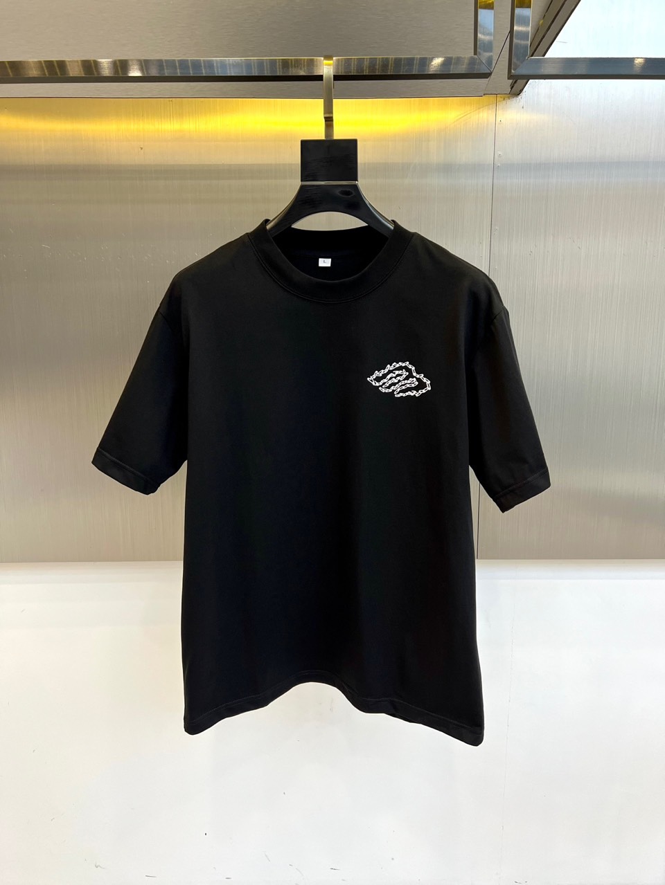 Balenciaga ブラック ロゴプリント コンパクトTシャツ Balenciaga ロゴ Tシャツ | ブラック | FARFETCH JP