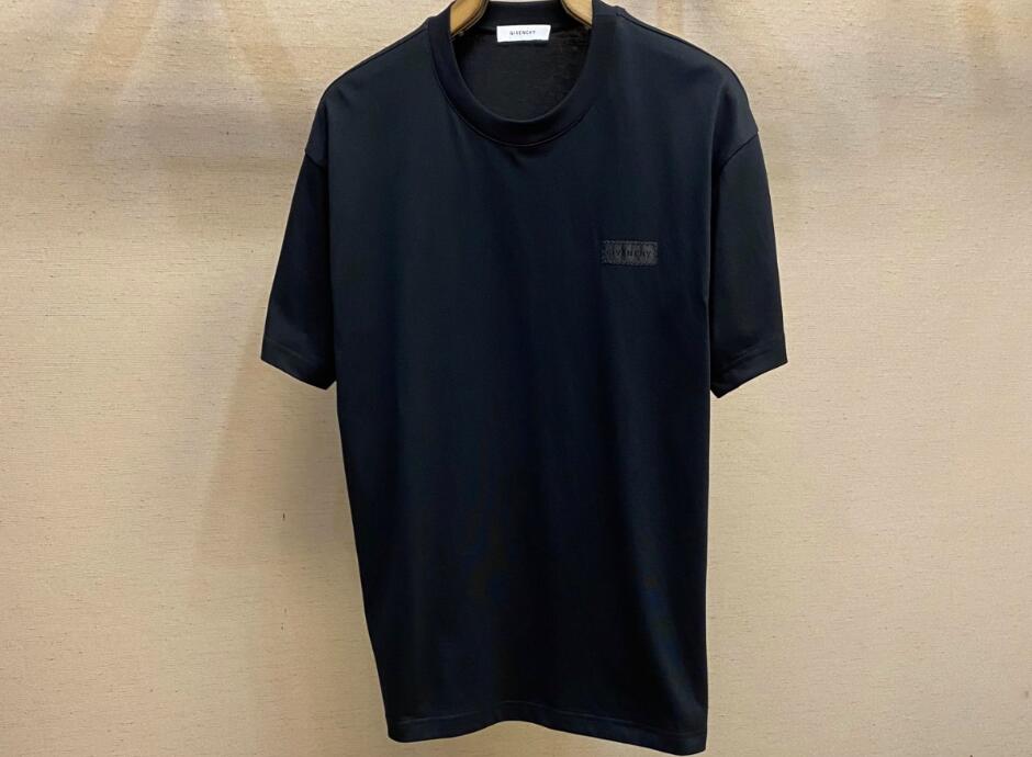 シンプルで着回し♪ジバンシィ Tシャツ コピー ロゴパッチ コットン 半袖Tシャツ ブラック