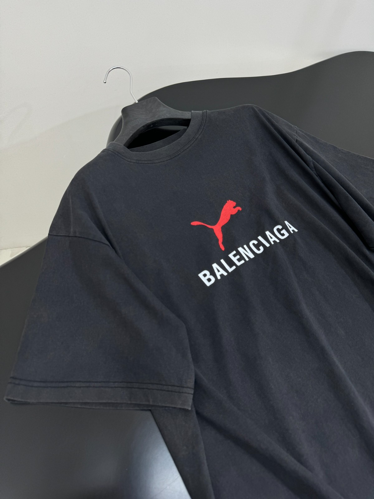 コラボアイテム【BALENCIAGA】× PUMA オーバーサイズ Tシャツ ホワイト の ウィメンズ Balenciaga | PUMA オーバーサイズ T