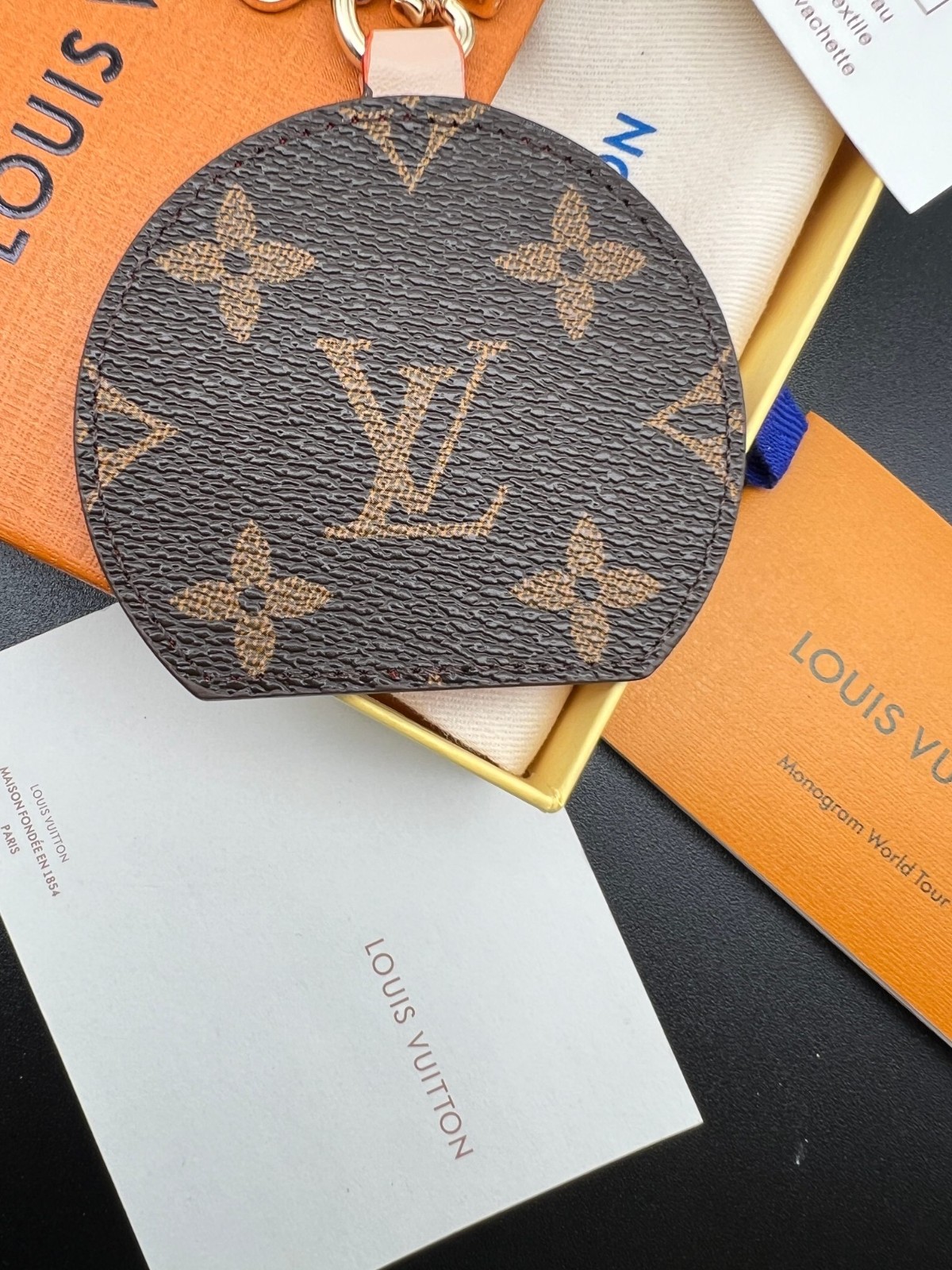 【ミニ鏡付♪】チェリーが可愛い★ LouisVuitton バッグチャーム 楽天市場】マラソン最大6万円クーポン発行中！直営店 正規品