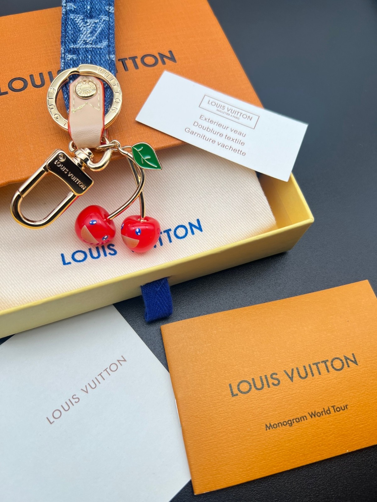 可愛い 人気 LV x TM デニム キーホルダー ルイ・ヴィトン