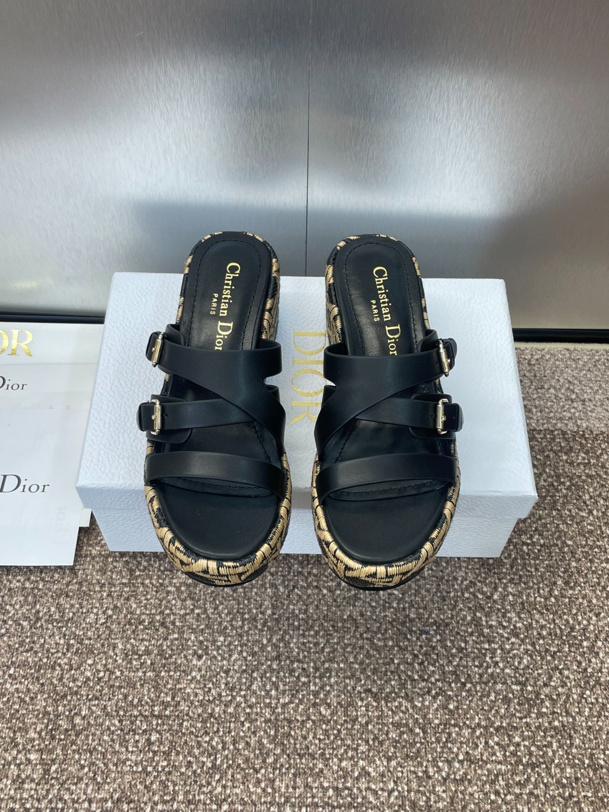 DIOR クリスチャンディオール　スライドサンダル　ロゴ　39 Dior | Shoes | Christian Dior Dway Platform Slide Size 39