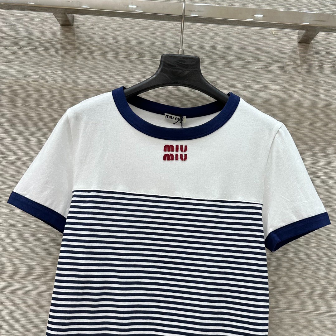 スタイリッシュ クルーネック 半袖Tシャツ ミュウミュウ Tシャツ