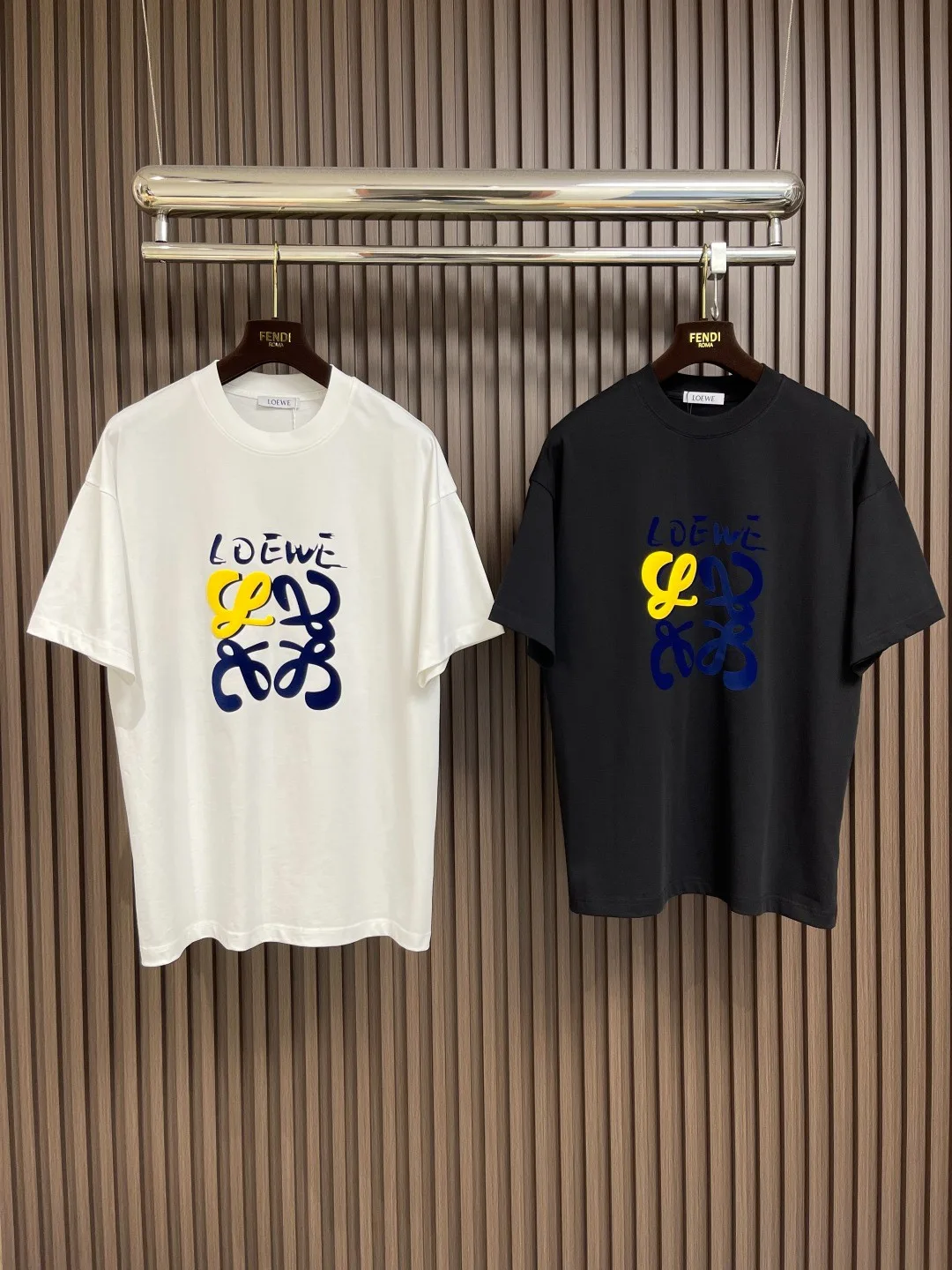 お洒落 カジュアル ロゴプリント 半袖Tシャツ ロエベ Tシャツ 偽物 クルーネック お洒落 カジュアル ロゴプリント 半袖Tシャツ ロエベ Tシャツ 偽物 クルーネック