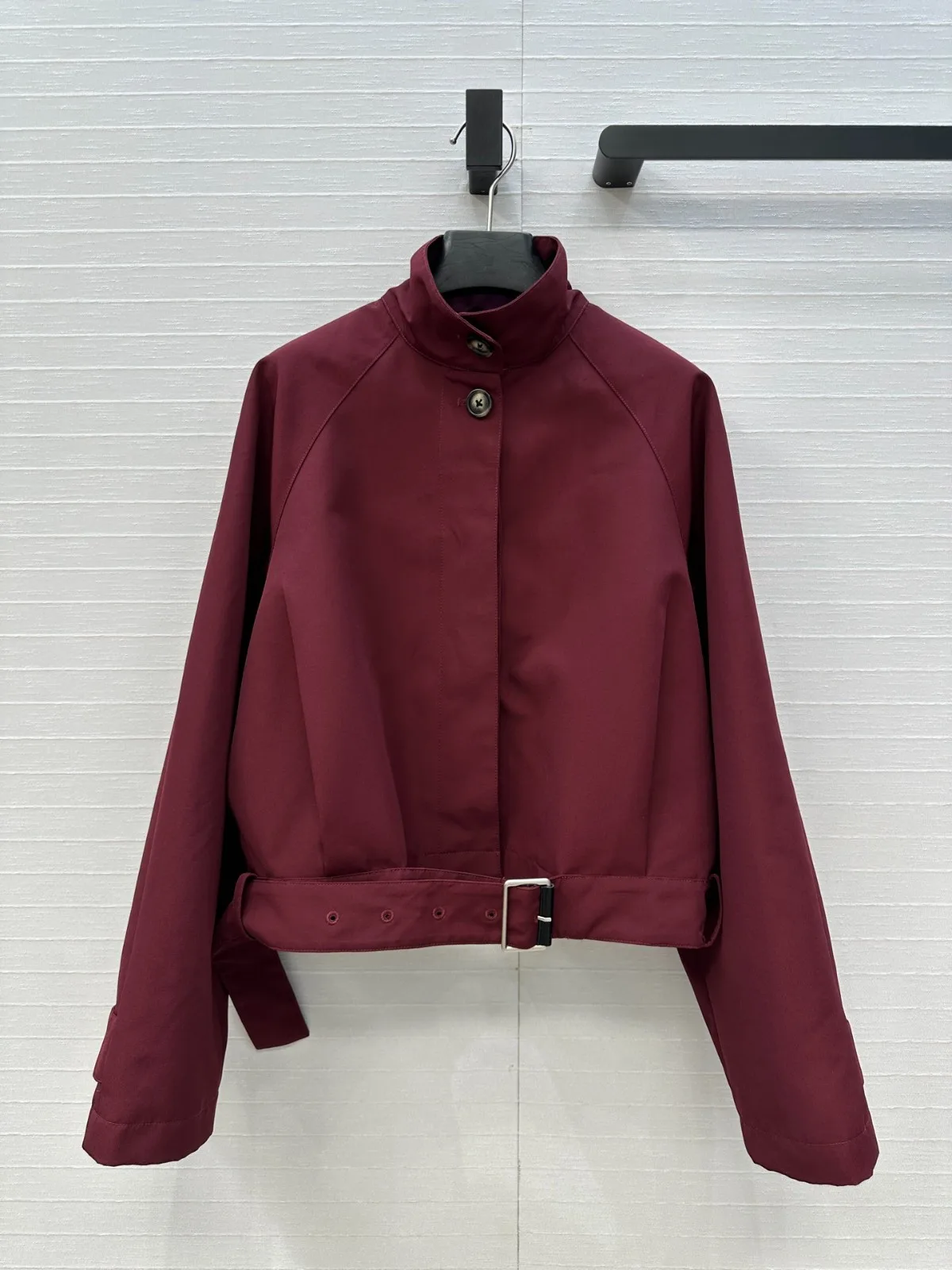洗練された ショートトレンチコート ロエベ ジャケット コピー レディース 洗練された ショートトレンチコート ロエベ ジャケット コピー レディース