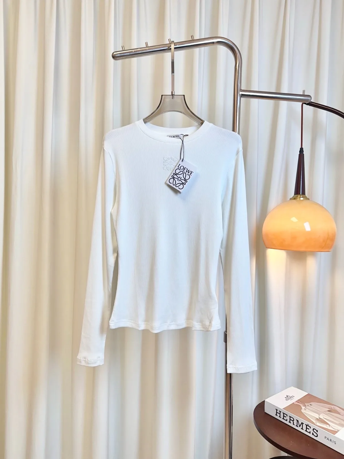 アナグラム リブ 長袖Tシャツ ロエベ Tシャツ 偽物 合わせやすい ホワイト アナグラム リブ 長袖Tシャツ ロエベ Tシャツ 偽物 合わせやすい ホワイト