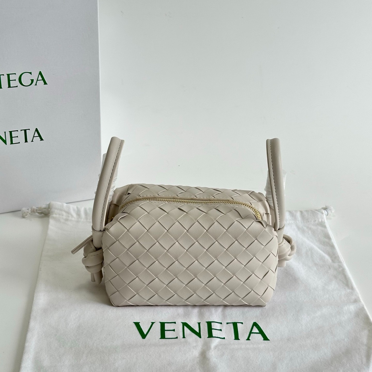 BOTTEGA VENETA ループ トップハンドル クロスボディバッグ ブラックトップハンドル ループ| Bottega Veneta® 日本