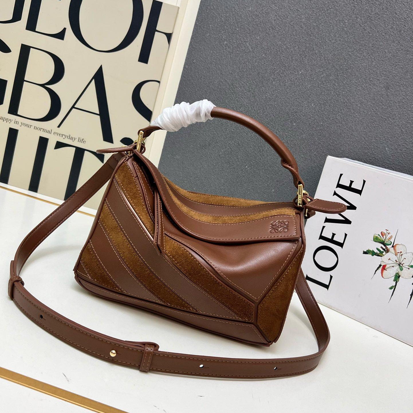 LOEWE　ブラウン スエード ショルダーバッグ 人気 お洒落 パズル カーフ＆スエード ショルダーバッグ ロエベ