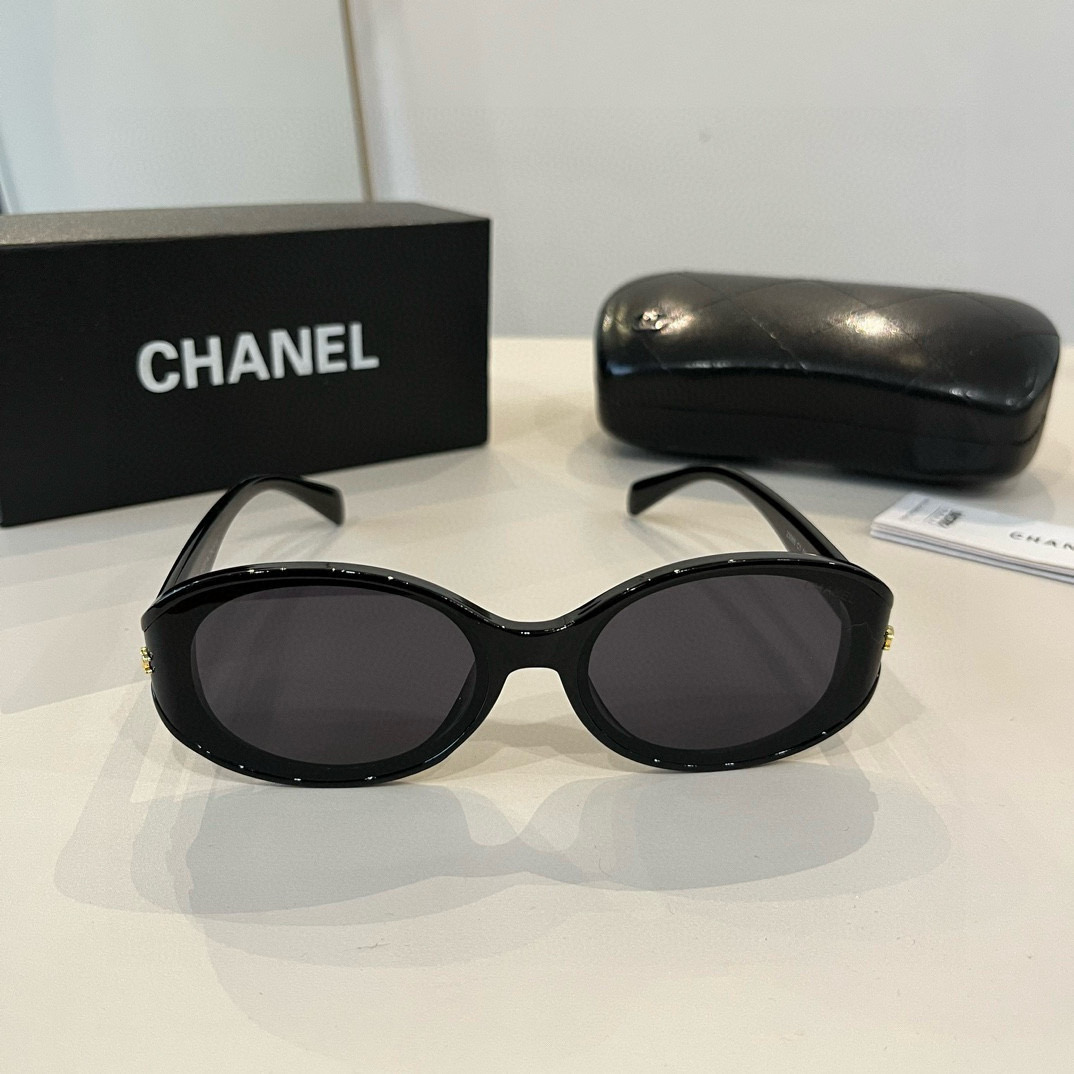 シャネルブラックオーバルサングラス oval-sunglasses-black-acetate-