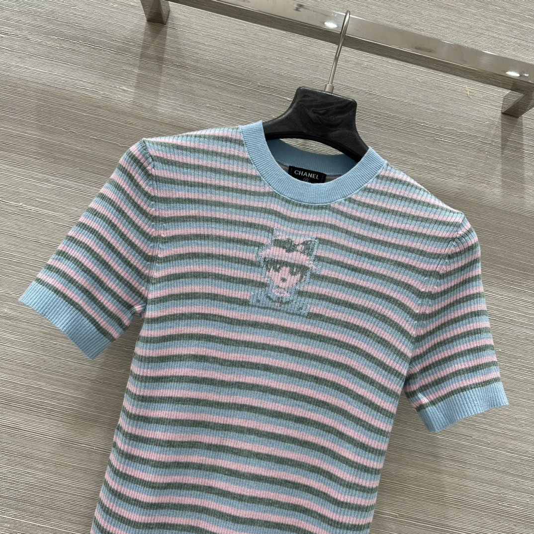 美品☆シャネル☆青と白とピンクのストライプ 半袖ニット 大人 カジュアル ストライプ 半袖ニット シャネル ニット コピー