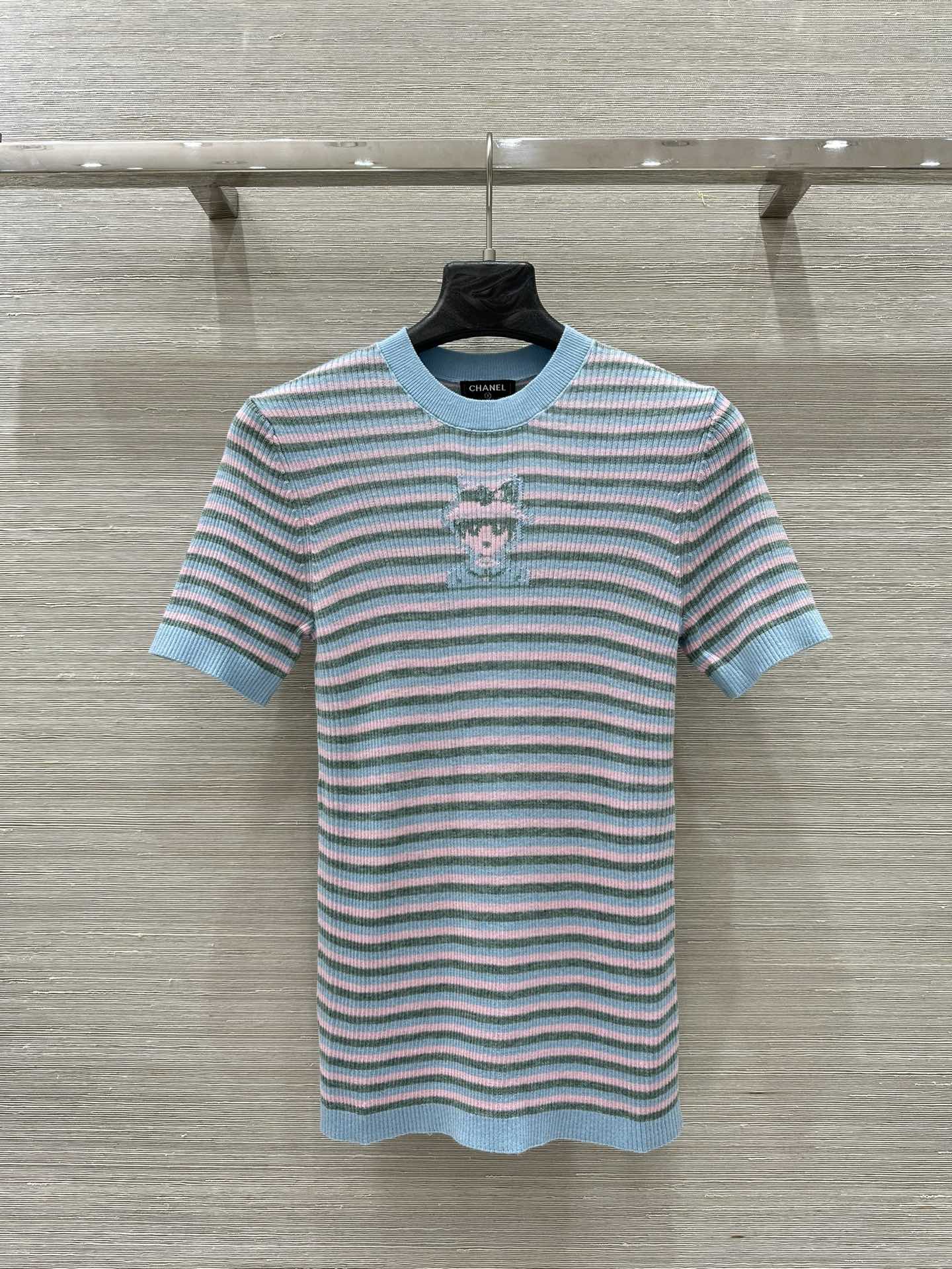 シャネルストライプ 半袖Tシャツ 36 CHANEL（Tシャツ(半袖/袖なし)）のフリマアイテム一覧