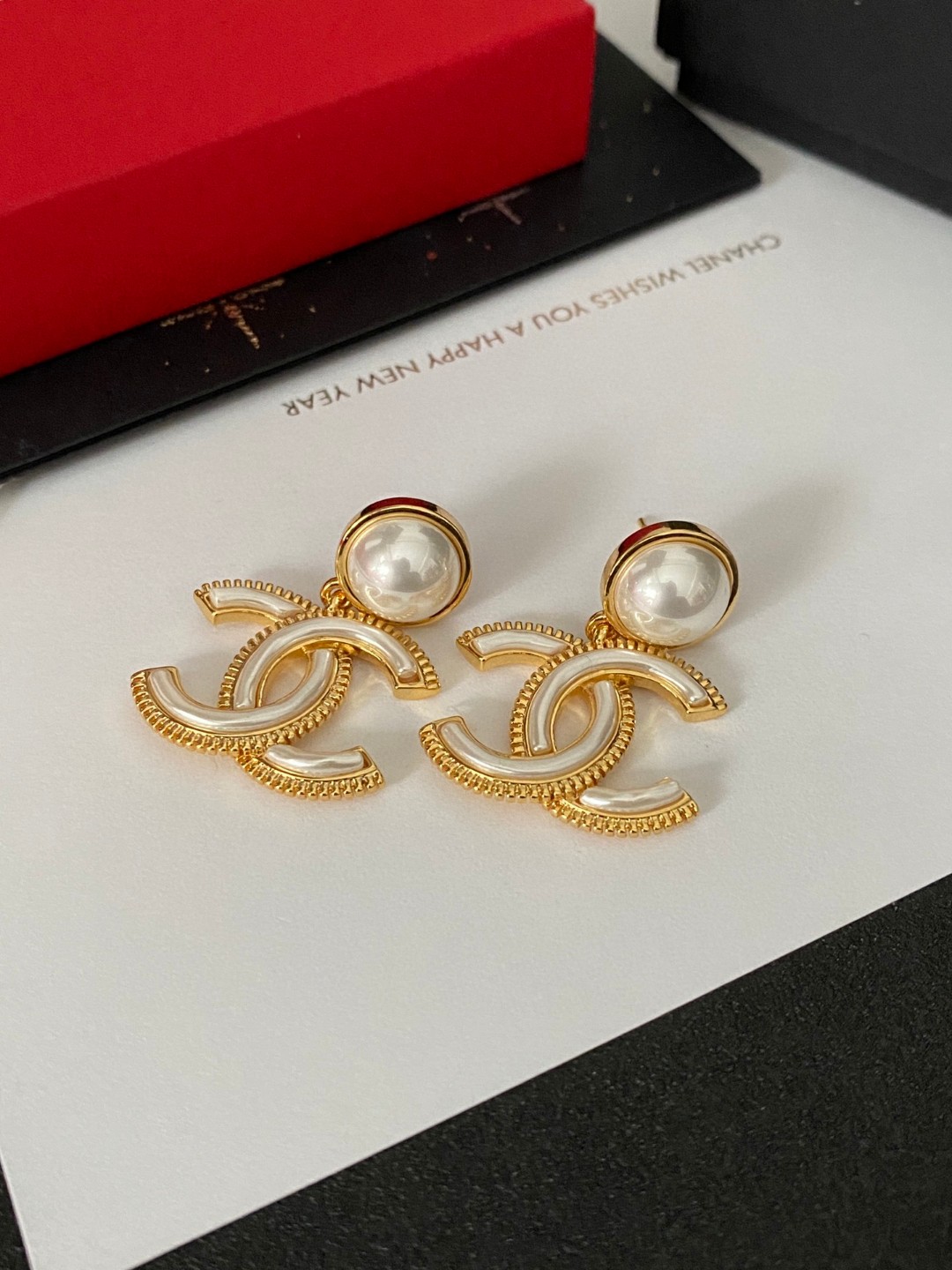 【洗練されたシンプルなデザインで高級感◎】CHANEL★イヤリング 今日特価】Chanel シャネル 新デザイン イヤリング - メルカリ