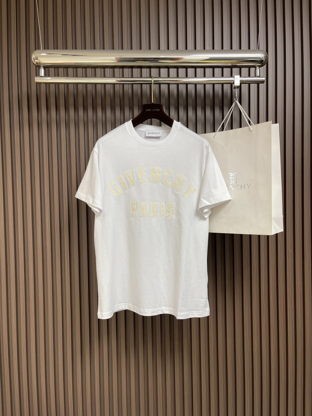 シンプル ロゴ入り 半袖Tシャツ ジバンシィ Tシャツ コピー クルーネック ホワイト