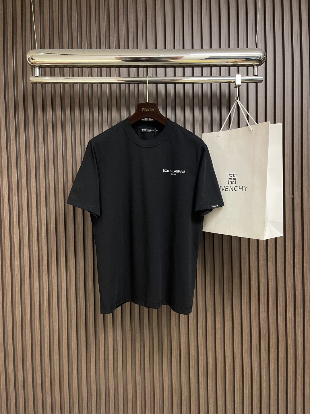 定番 カジュアル ロゴ入り 半袖Tシャツ ドルチェ&ガッバーナ Tシャツ 偽物