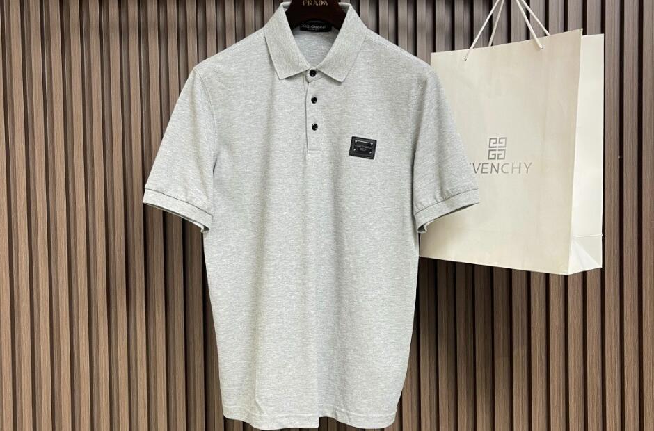 洗練された シンプル ロゴプレート ポロシャツ ドルチェ&ガッバーナ Tシャツ 偽物