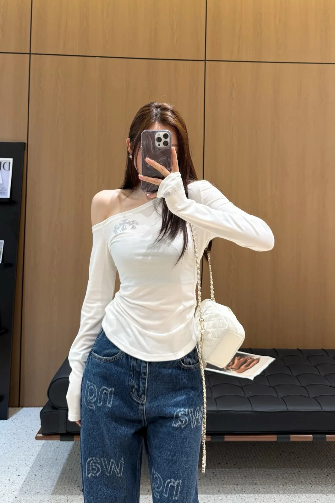 アシンメトリーショルダー トップス クロムハーツ Tシャツ 偽物 ホワイト アシンメトリーショルダー トップス クロムハーツ Tシャツ 偽物 ホワイト