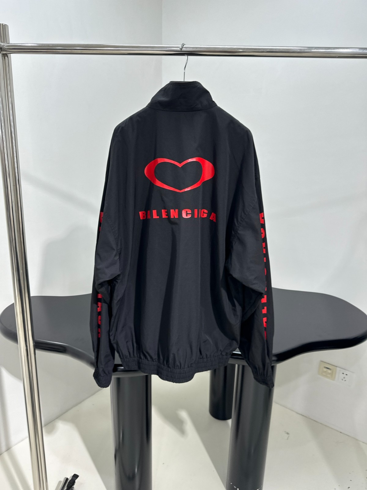 カジュアル ロゴプリント トラックジャケット バレンシアガ