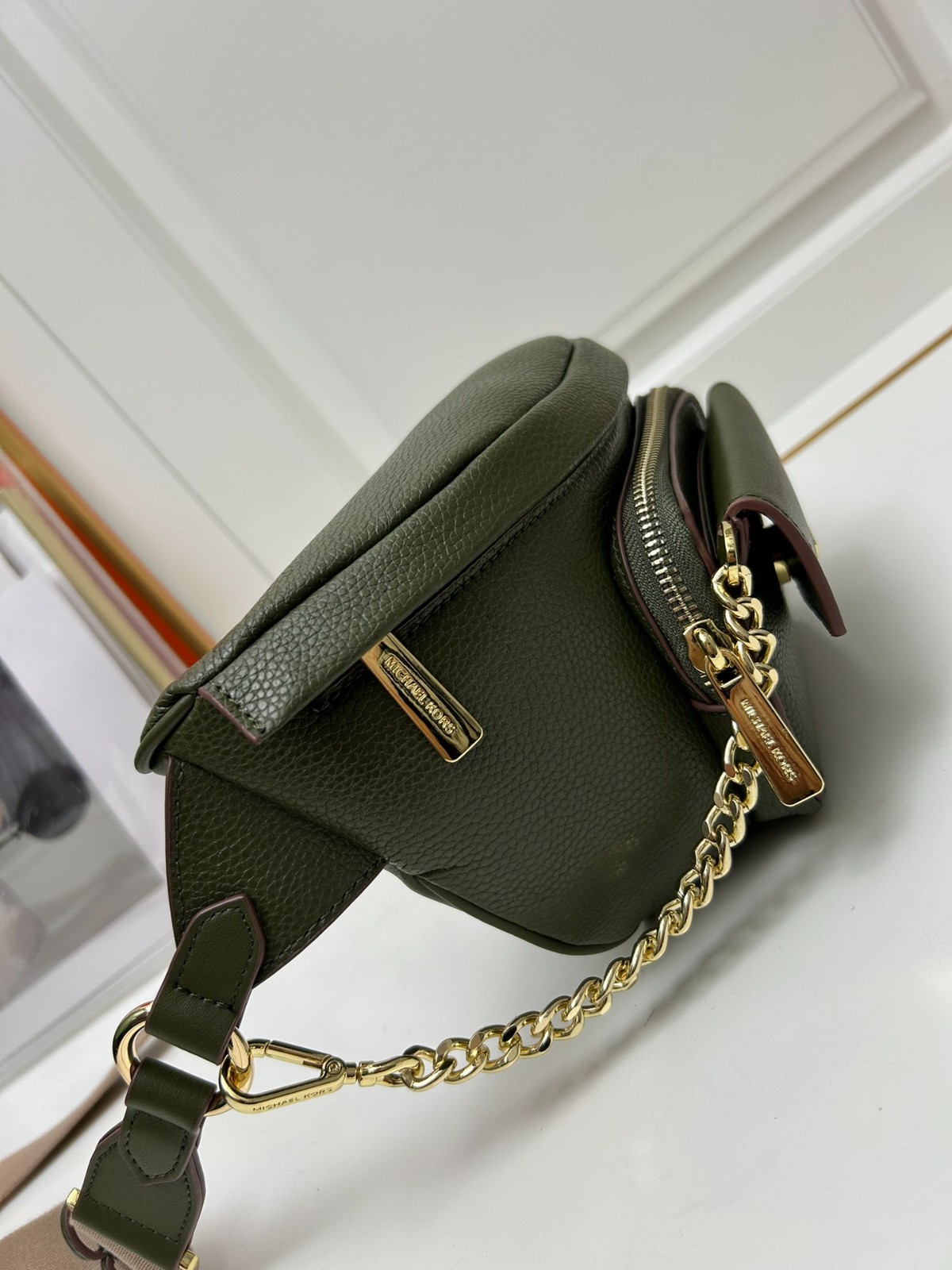 MICHAEL KORS オリーブグリーン ショルダーバッグ MICHAEL KORS オリーブグリーン ショルダーバッグ - メルカリ