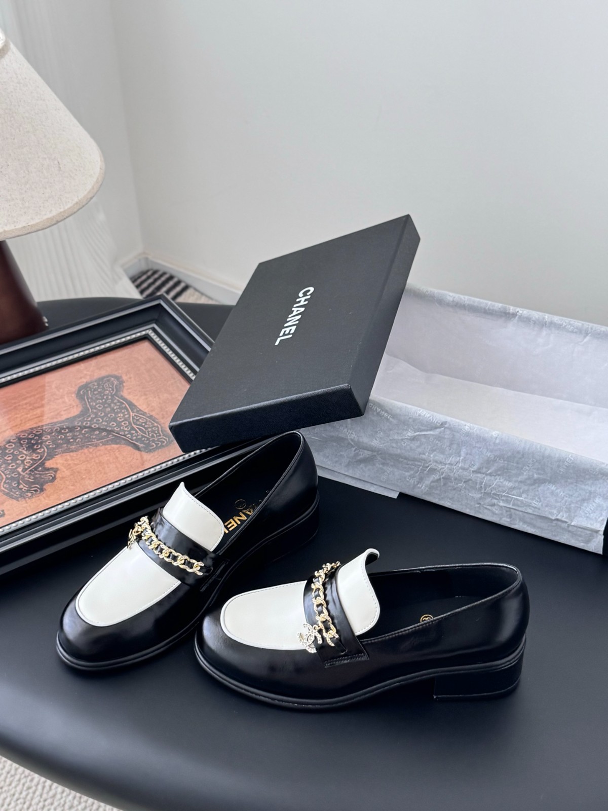 シャネル シューズ コピー エレガント 上品 レザーチェーン