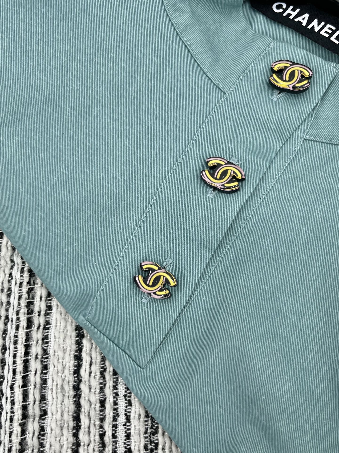 シャネル シャツ コピー レディース CCボタン スタンドカラー トップス
