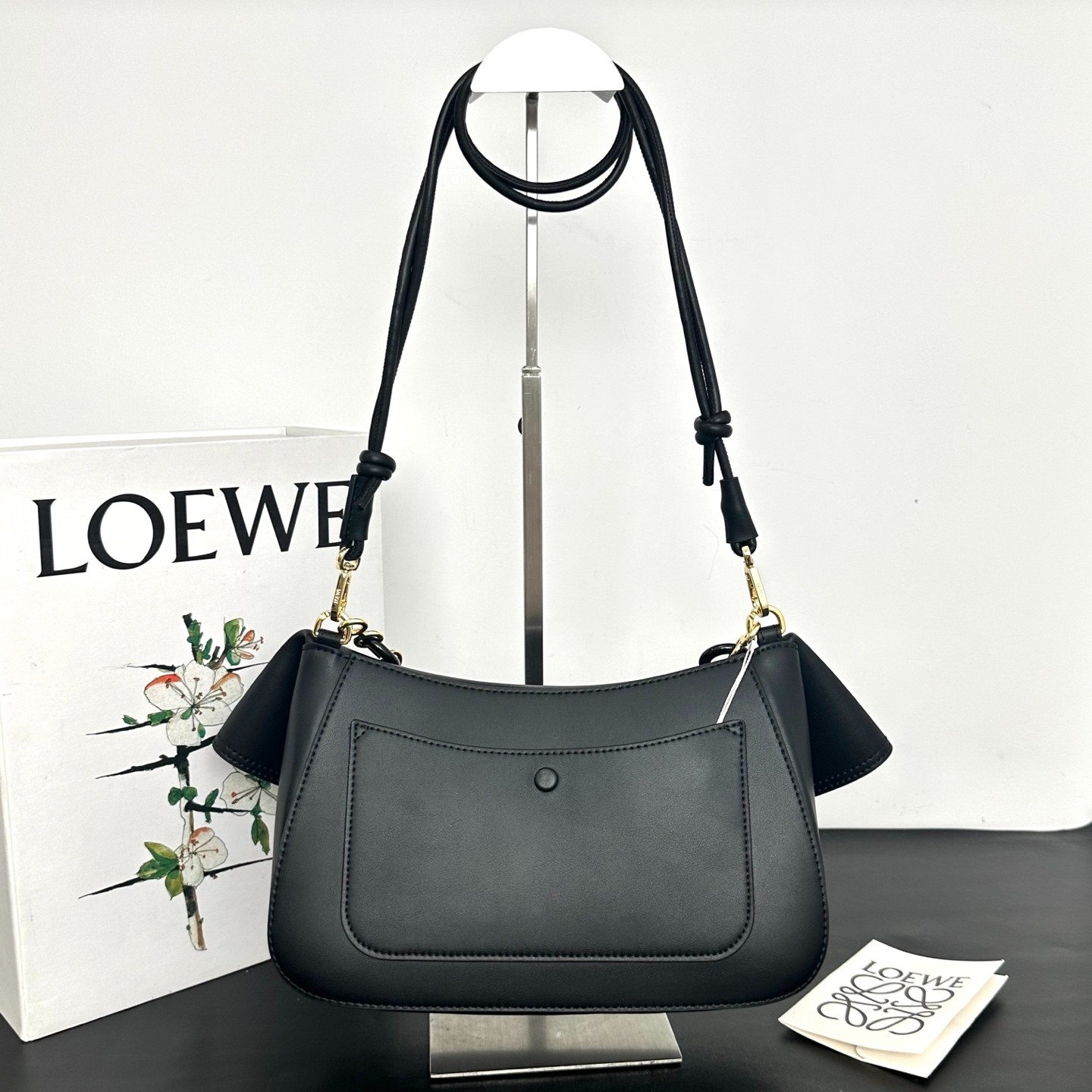 人気 ロエベ オラ バッグ ミディアム コピー ショルダーバッグ 人気 ロエベ オラ バッグ ミディアム コピー ショルダーバッグ