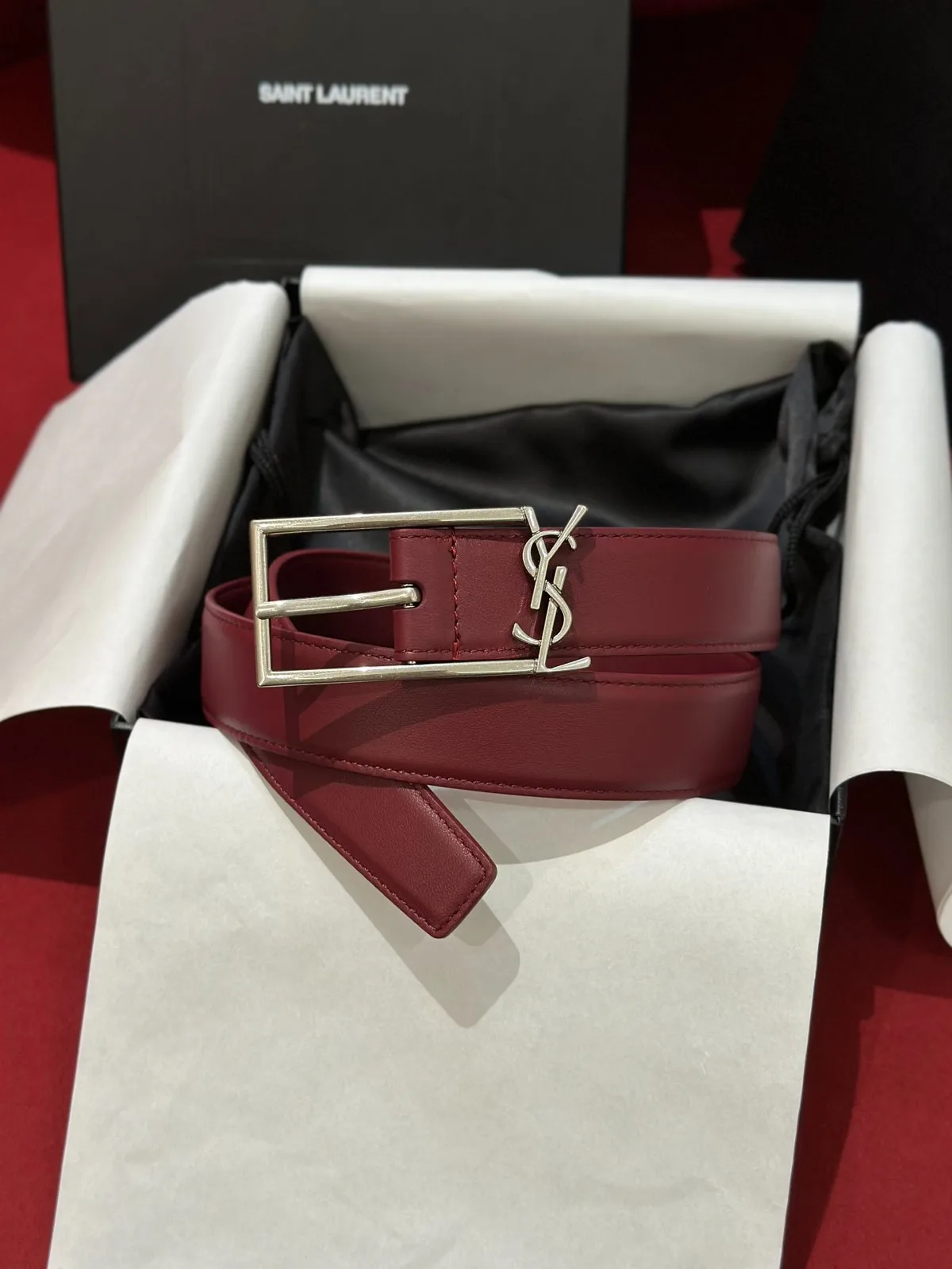 イヴ・サンローラン ベルト コピー 人気 合わせやすい YSL レザーベルト エレガント