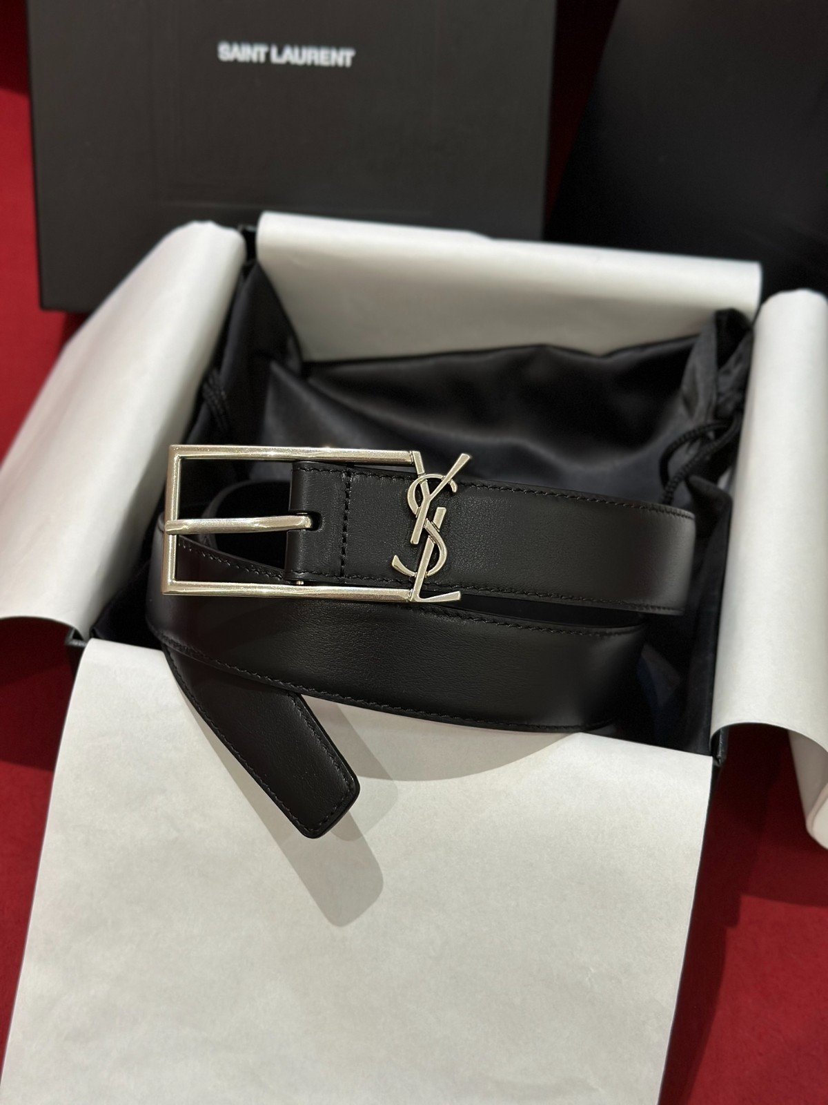 洗練された 合わせやすい YSL レザーベルト イヴ・サンローラン ベルト