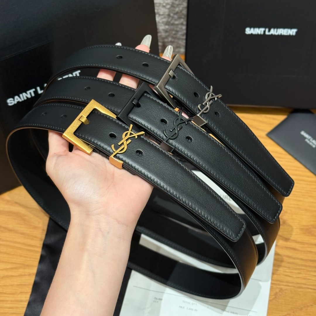 良品　YSL イヴサンローラン レザーベルト レディース　シルバー金具　黒 良品 YSL イヴサンローラン レザーベルト レディース シルバー金具 黒