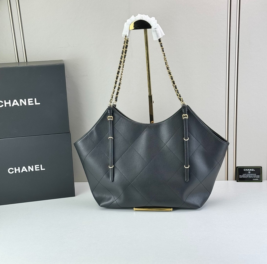 大容量 エレガント トートバッグ CCロゴ シャネル バッグ コピー 大容量 エレガント トートバッグ CCロゴ シャネル バッグ コピー