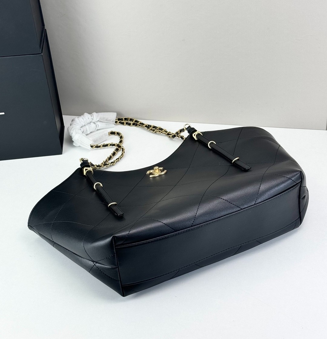 CHANEL トートバッグ  CCロゴ入り 大容量 エレガント トートバッグ CCロゴ シャネル バッグ コピー
