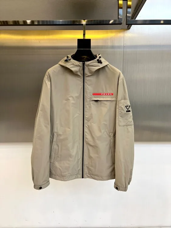 カジュアル 合わせやすい フード付きジャケット プラダ ジャケット 偽物 ベージュ
