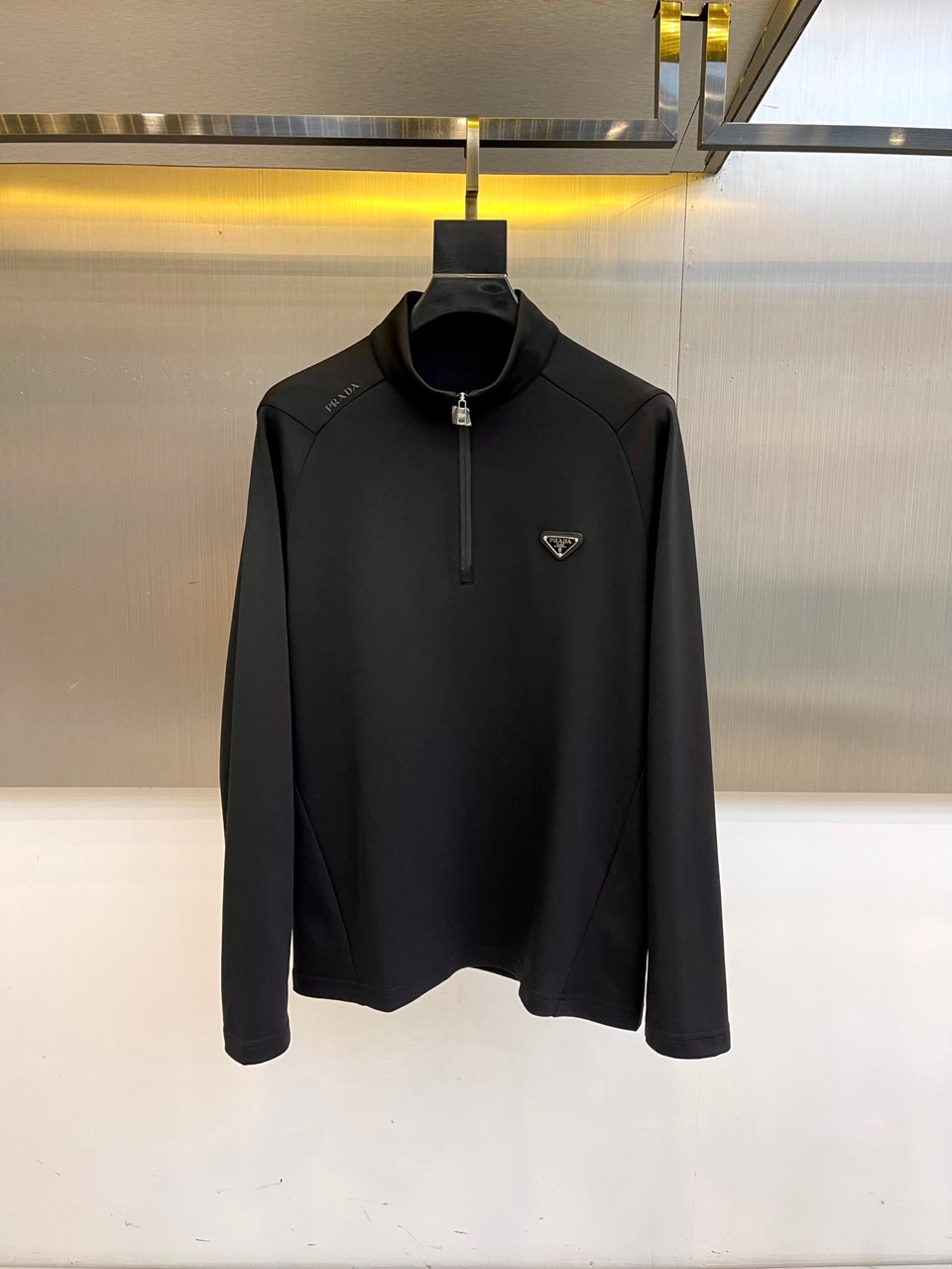 PGG ブラック ハーフジップシャツ ハーフジップループバックスウェットシャツ （Black）| Sunspel