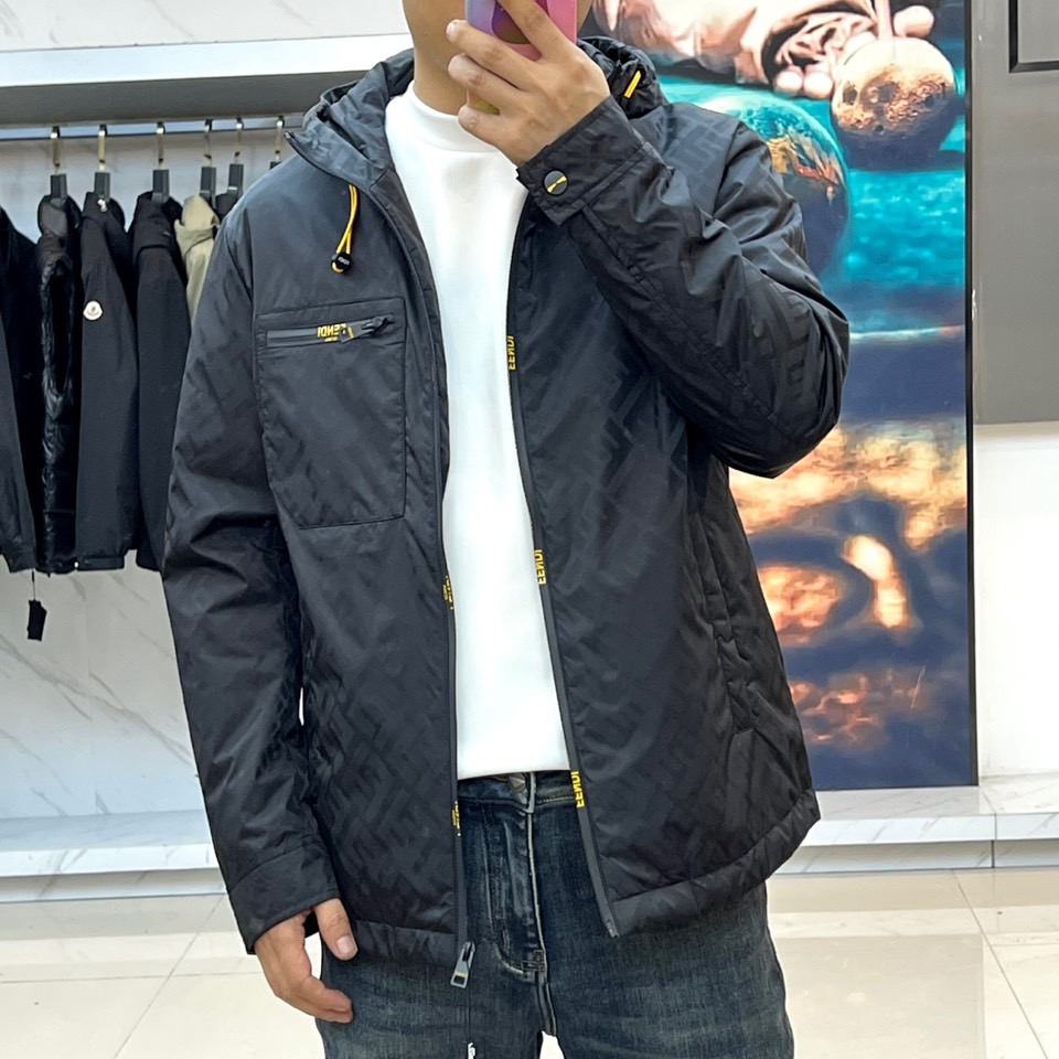 FFロゴ総柄 フード付きジャケット フェンディ ジャケット 偽物