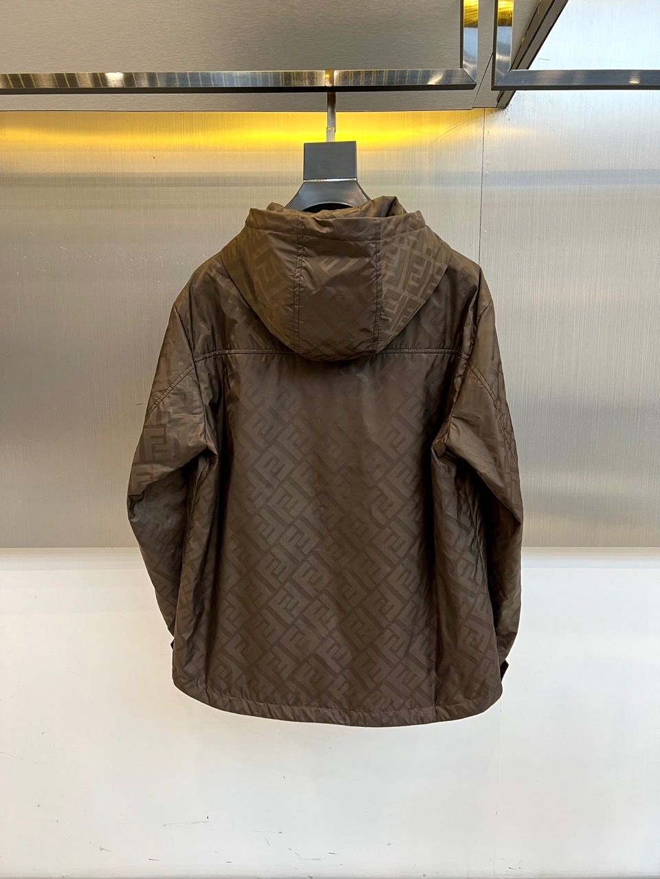 フェンディ ジャケット 偽物 FFロゴ総柄 フード付きジャケット