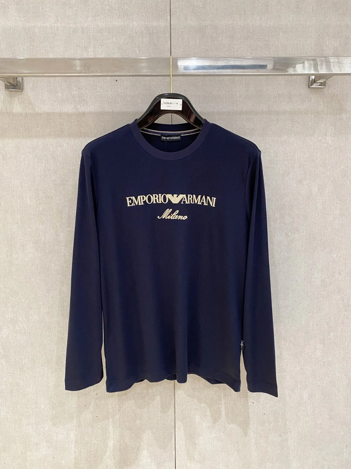 定番 合わせやすい ロゴ 長袖Tシャツ アルマーニ Tシャツ 偽物 コットン ブルー