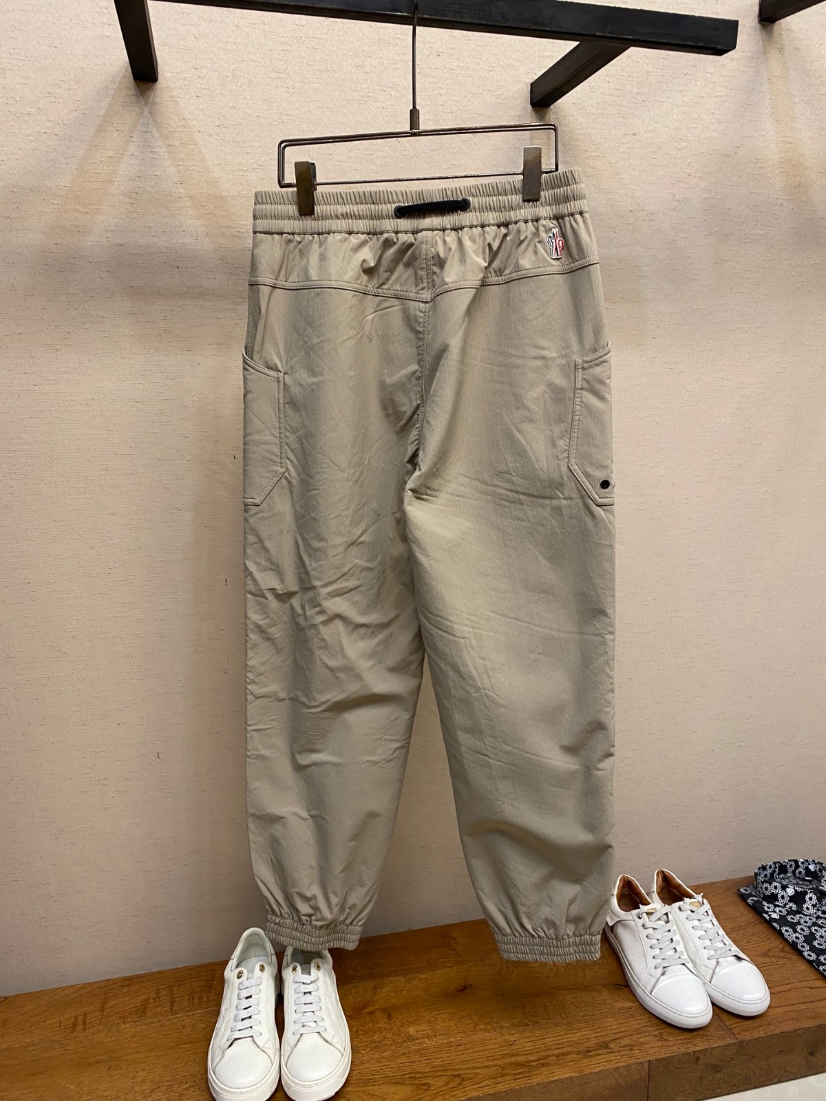 モンクレール　カーゴショートパンツ カーキ/ブラウン org.jpg