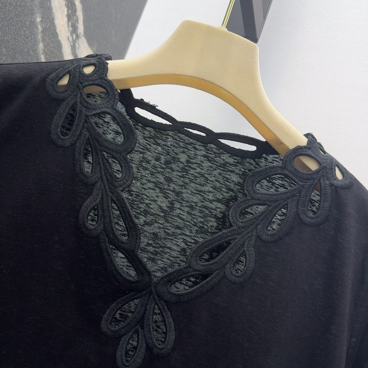 1758523617925219.jpg