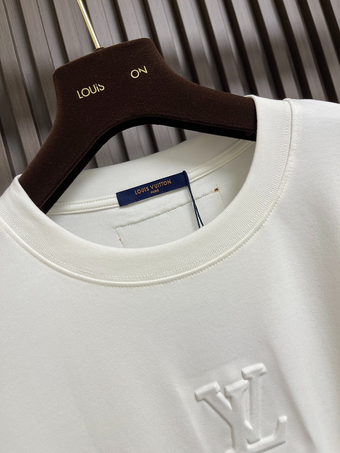 エンボスLVロングスリーブTシャツ ルイ・ヴィトン Tシャツ