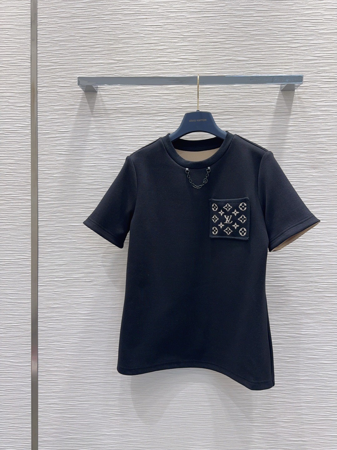 ★美品★VUITTON モノグラムポケットTシャツ 新作 モノグラム ポケットTシャツ ルイ・ヴィトン Tシャツ コピー ブラック