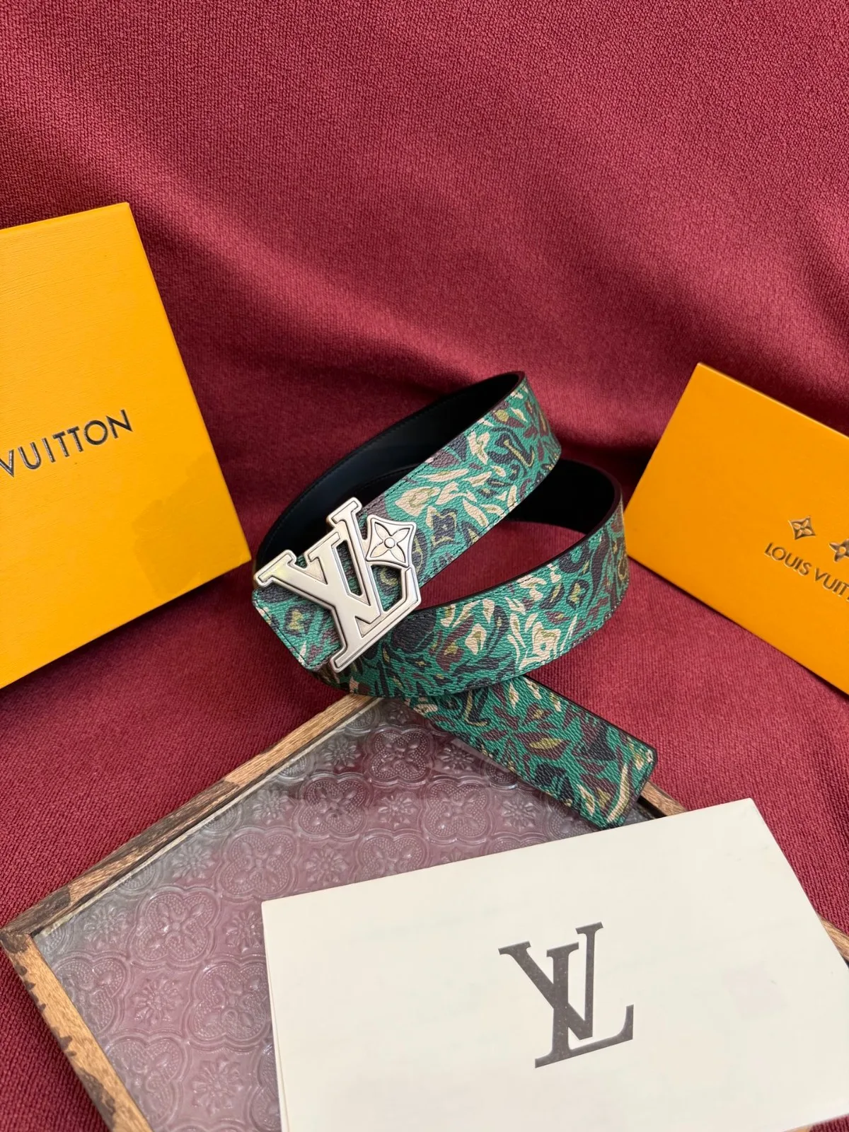 ベルト･LV フラワー カモフラージュ 40MM リバーシブル ルイ・ヴィトン スーパーコピー