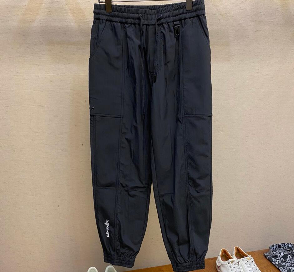 アウトドア カジュアル ロングパンツ モンクレール パンツ 偽物 ブラック
