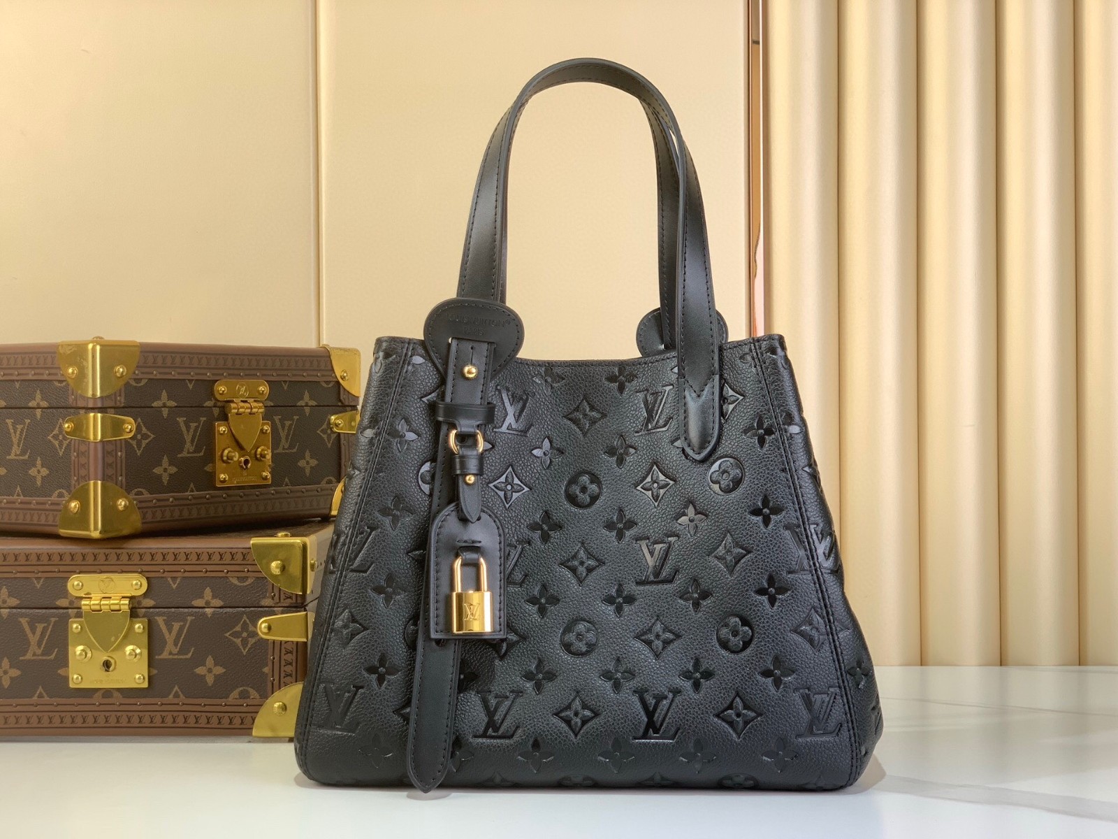 ヴィトンバック LOUIS VUITTON（ルイ・ヴィトン） ショルダーバッグ モノグラム